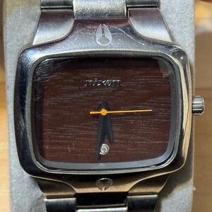 Nixon The Player Yes It's Real Wood Grain Dial Men's Analog Surf Watch RUNNING